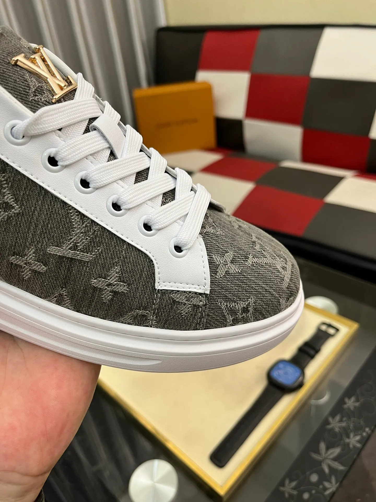 Men's shoes 💰400⌚️⌚️LV Louis Vuitton. The latest trendy casual shoes are popular in physical stores in sizes 38-44. New spring and summer comfortable imported custom original cowhide, unique jacquard fabric element design. Paired with sheepskin lining, Lv original bottom, [taiyang][taiyang] high-end packaging and high quality💪Details determine the quality, you can enter and leave the counter at will, welcome to compare🇮🇹